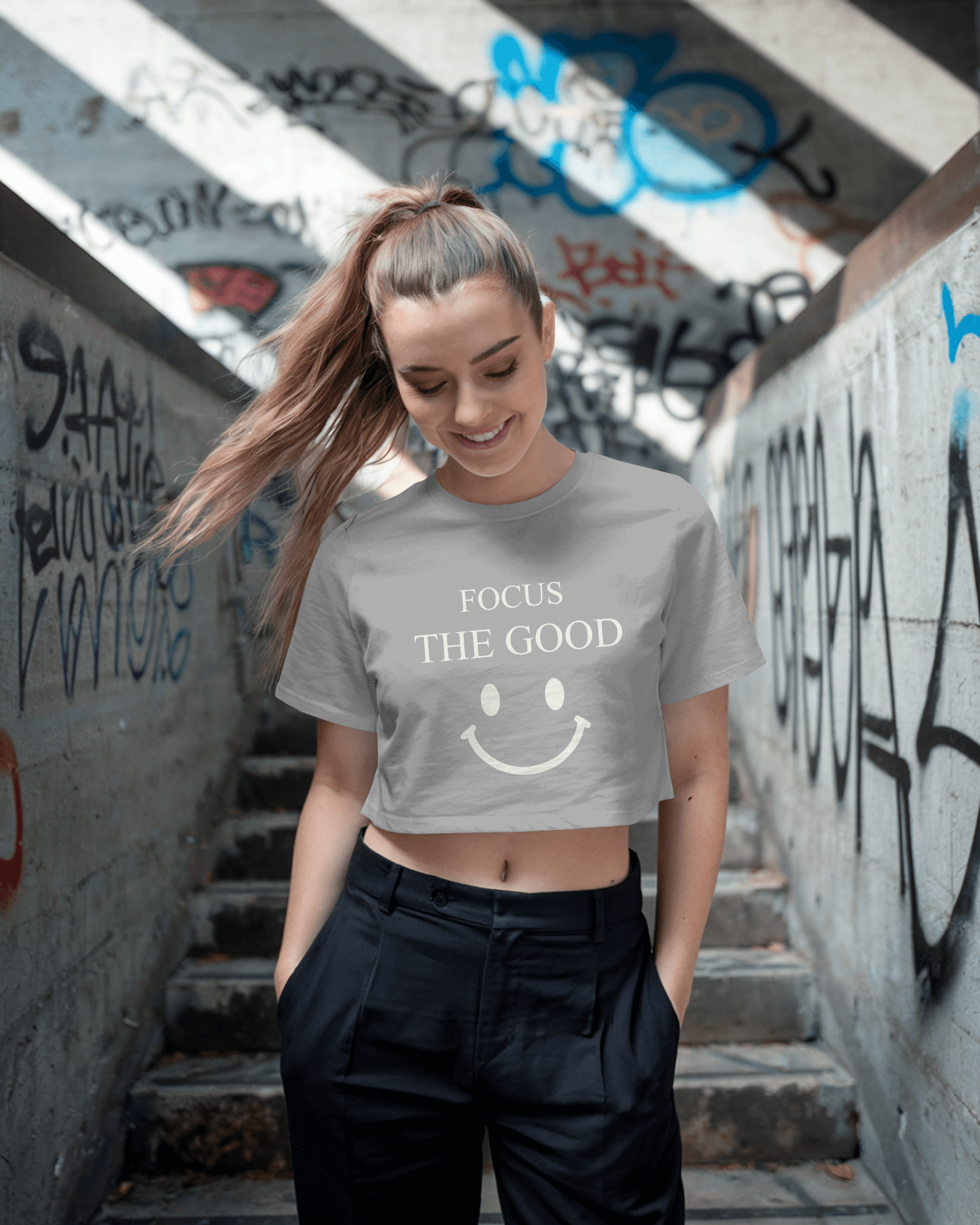 Focus The Good Women Crop Top – Positive Smiley Motivational Graphic Tee